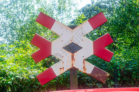铁路信号车站障碍交通红绿灯警告蓝色栏杆安全线条路线图片