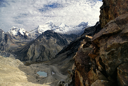 阿尔帕马约高度高山峡谷远足风景雪峰山脉旅行全景山峰图片