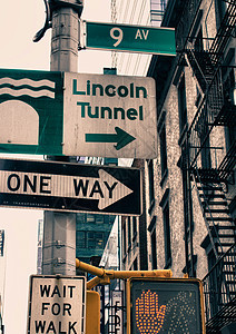 纽约市的交通信号标志城市市场卡车街道商业蓝色线条旅行建筑驾驶图片