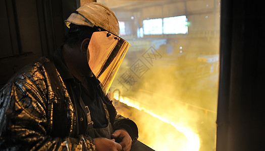 以铁制铁为生制造业工厂工人职业安全帽灰尘冶金火焰头盔植物图片