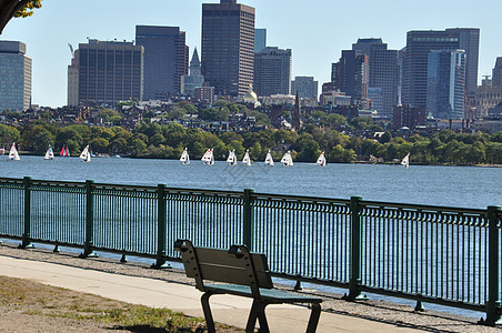 波士顿港反思景观港口天空旅游帆船蓝色码头房子市中心图片