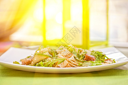带烟的沙拉白萝卜美食熏制盘子海鲜芝麻餐厅文化叶子午餐图片