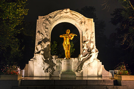 在维也纳Stadtpark的雕像纪念碑公园城市小提琴地标建筑学金子音乐家图片