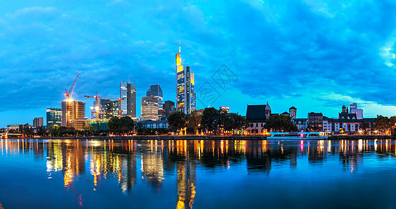 晚上法兰克福市风景天际建筑摩天大楼旅行日落全景城市金融建筑学市中心图片