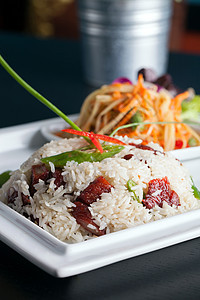 泰国猪猪和大米豆餐厅文化用餐木瓜盘子午餐茉莉花蔬菜课程油炸图片
