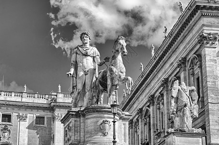 意大利罗马 首都城的波利克斯马术雕像骑手阳光广场宗教马术首都纪念碑石头历史场景图片