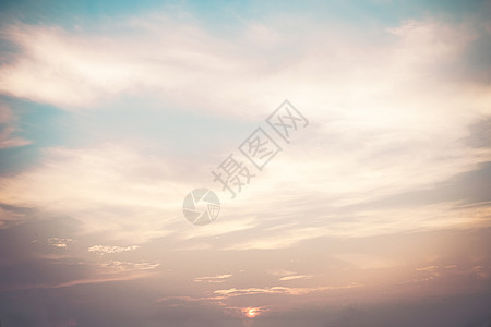 蓝蓝天空背景 云雾微小天气气候蓝色阴霾晴天沉淀积雨阳光季节云景图片