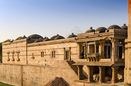 Ahmedabad的清真寺楼梯建筑古董精神历史性废墟历史地标大理石房间图片