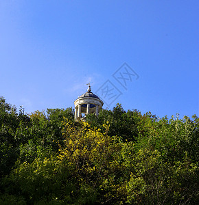 Aeolus Harp在夏季 Pyatigorsk地碑和纪念碑建筑天空蓝色旅行季节地标竖琴建筑师白色音乐图片
