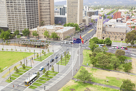 澳洲白天阿德莱德市的景象地标天线商业首都金融公园路口办公楼风景城市图片