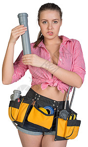 工具带中握有装配管的女子管道短裤牛仔裤自来水管卫生照片软管配件工作胶带图片