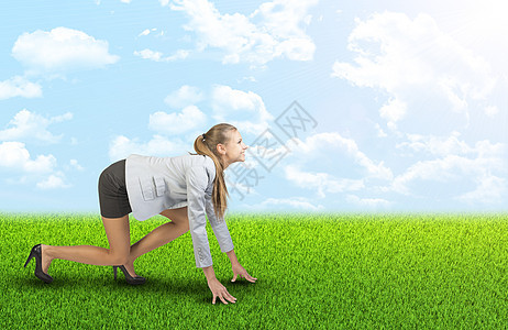 商业女商务人士站立在开场姿势上员工竞赛挑战微笑绿色跑步竞争女士进步比赛图片