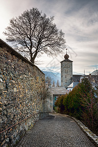 瑞士Brig的斯塔卡尔堡城堡和防御墙图片
