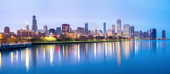 芝加哥市中心及密歇根湖全景图片