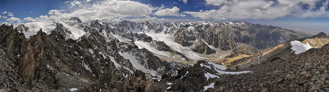 吉尔吉斯斯坦的Ala Archa水平岩石山峰全景顶峰冰川风景高度山脉首脑图片