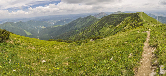 斯洛伐克山脉美丽首脑顶峰晴天丘陵山谷远足山顶水平图片