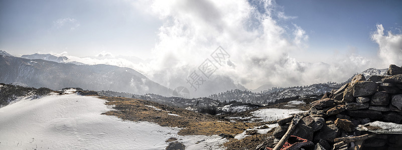 印度阿鲁纳恰尔邦的山云全景风景远足水平太阳山峰山脉图片