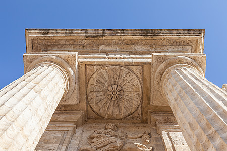 罗马柱纪念碑大理石历史文化城市建筑蓝色天空古董建筑学图片