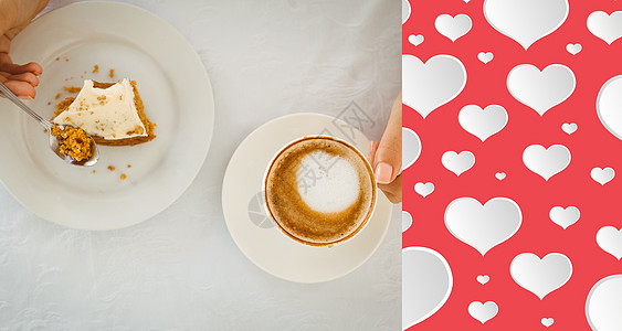 妇女吃蛋糕和咖啡的复合形象图片