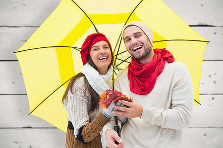 秋季情侣持有伞的复合图象混血棕色男性女性男朋友女朋友衣物木板木头快乐图片