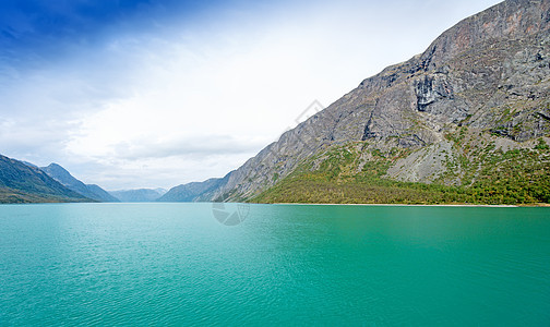 Gjende是Jotunheimen山的一个湖图片