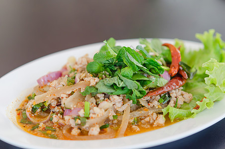 辣辣薄煎猪肉沙拉绿色猪肉食物蔬菜美食香料洋葱盘子图片