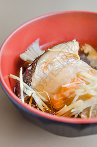 卡布托尼沙门酱油服务食物营养午餐棕色用餐香料美食草本植物图片