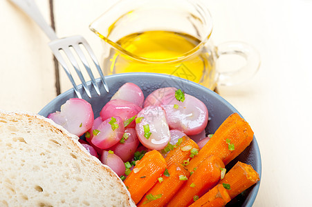 碗上蒸根蔬菜块茎根茎类萝卜沙拉植物收成韭菜洋葱木头橙子图片