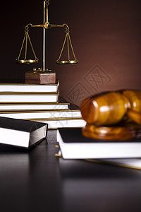 法律和司法概念及司法概念 木制手架法官法庭拍卖法院律师起诉权威仲裁锤子犯罪图片
