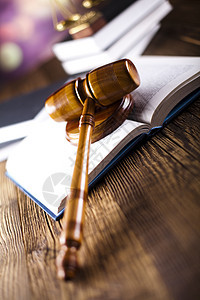 Wooden 木制铸造大律师 司法概念 法律制度起诉法官仲裁权威智慧系统木头法庭真相惩罚图片