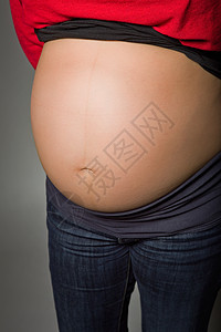 孕妇女士生长喜悦皮肤母性母亲怀孕拥抱女性爱抚图片