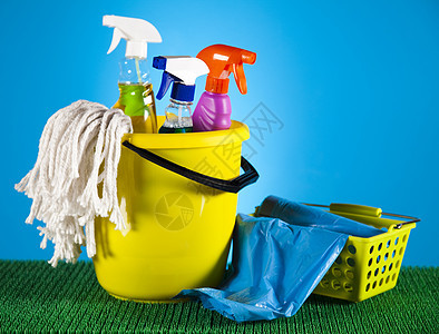 各种清洁用品 家庭工作丰富多彩的主题手套消毒洗手间消毒剂化学品塑料洗涤剂瓶子商品团体图片