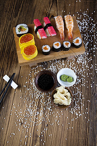 寿司卷 东方菜谱多彩主题美食筷子厨房食物竹子海鲜盘子蔬菜黄瓜桌子图片
