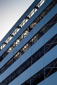 现代建筑结构办公室蓝色工业天空白色反射窗户金融商业公司技术图片