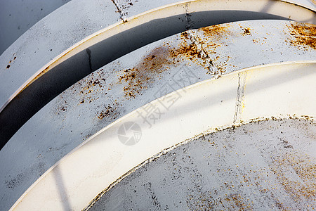 金属输油管连接的紧闭气体加热腐蚀渡槽工业绝缘管子导管供水圆柱图片