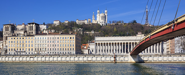 里昂萨昂河全景红色地标行人城市大教堂纪念碑建筑天桥教会景观图片