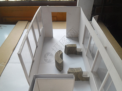 带有圆桌座位空间和大窗口的建筑模型结构塑料工艺长椅窗户方案职业建筑学财产公寓地面图片