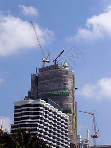 现代建筑建筑工地的大规模结构图面图片