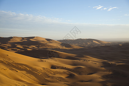 沙漠沙丘 多彩的充满活力的旅行主题闷热全景寂寞干旱探险家黄色口渴太阳橙子勘探背景图片
