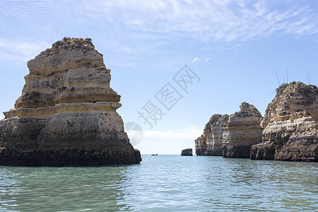 和悬崖一样的悬崖 在拉合尔河面上晴天海景岩石楼梯海岸热带波浪蓝色孤独旅行图片