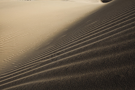 沙漠沙丘 美妙饱和的旅行主题气候荒野太阳橙子风景蓝色土地晴天阴影干旱图片