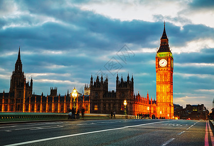 伦敦的伊丽莎白塔地标交通建筑建筑学首都日落吸引力旅游历史旅行图片