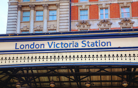 伦敦维多利亚车站标志图片