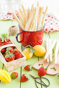 白和新鲜草莓盒子浆果食物烹饪蔬菜生产水果乡村果区季节图片