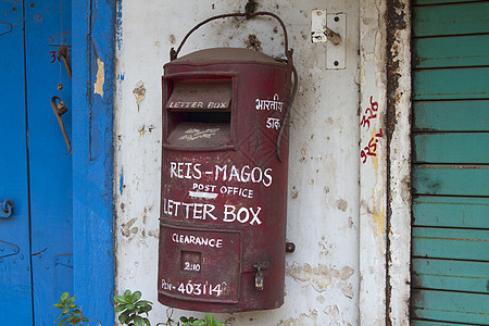 传统的红红色旧印度邮箱 印度果阿朋友信箱大厅建筑学地址友谊金属邮政邮票邮资图片