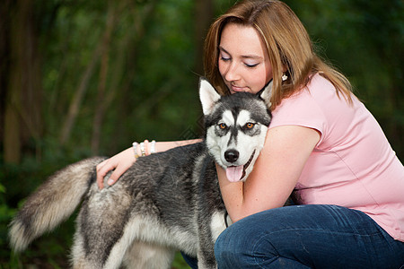 爱她的狗狗友谊伴侣犬类家畜宠物哺乳动物朋友血统眼睛舌头图片