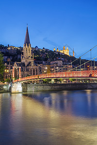 里昂和红脚桥的视图天桥反射建筑城市贵妇人行人天空纪念碑历史性教会图片