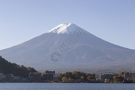 日本秋天福吉山红叶宝塔反射商事地标游客公园隧道走廊农场图片