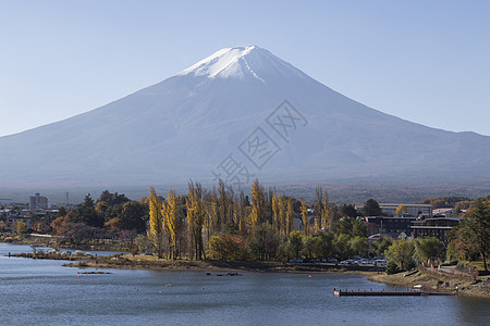 日本秋天福吉山红叶农场反射天空走廊地标吸引力旅行公园树叶图片