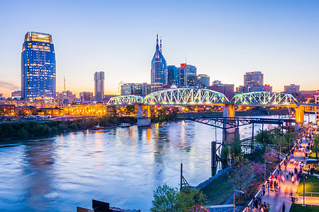 Nashville田纳西市中心Shelby街大桥的天线风景地标摩天大楼景观天际吸引力旅行场景街道城市图片